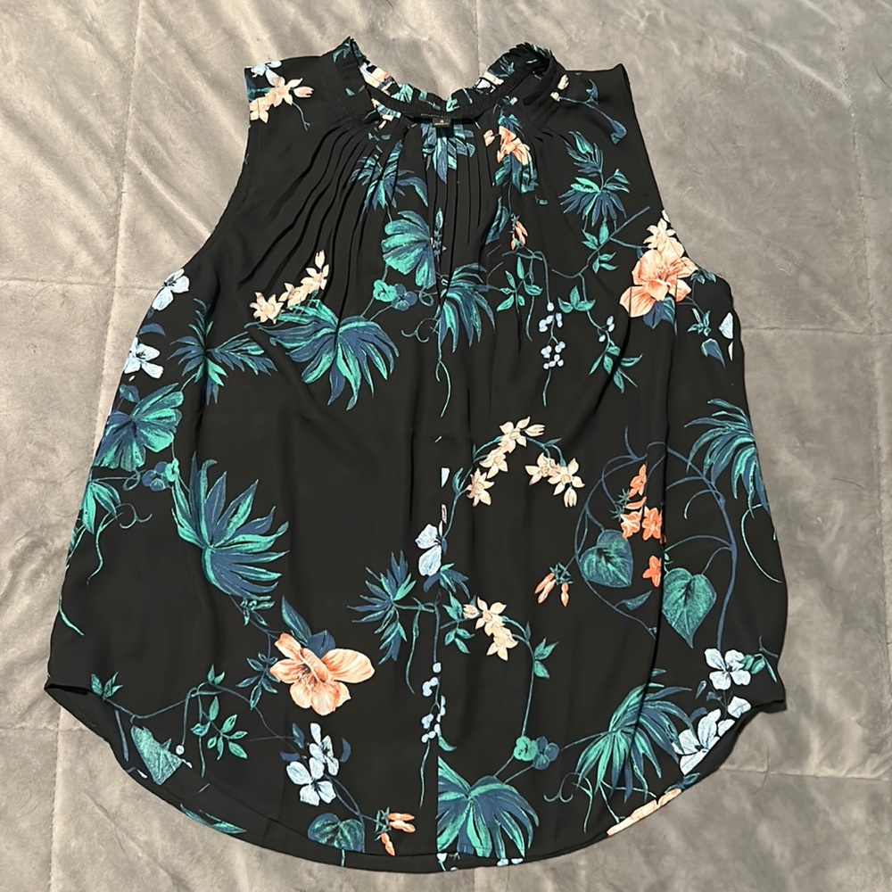 Banana Republic floral print tank top!